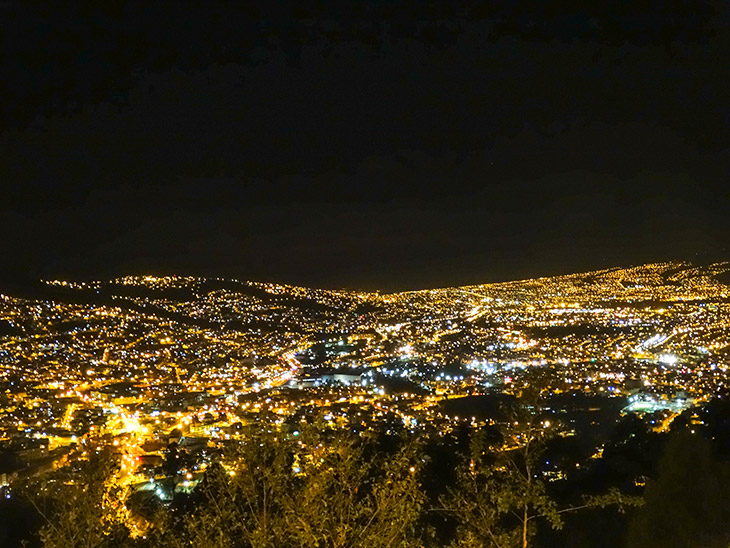 Quito in de avond