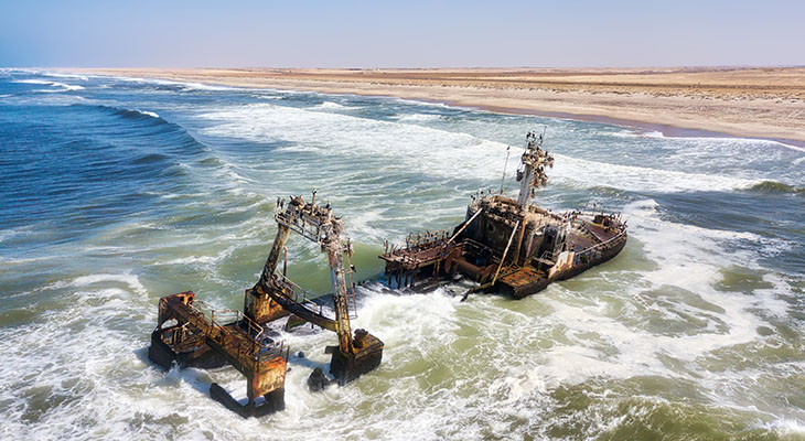 Scheepswrak langs de Skeleton Coast