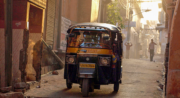 Tuk tuk in de straten van India