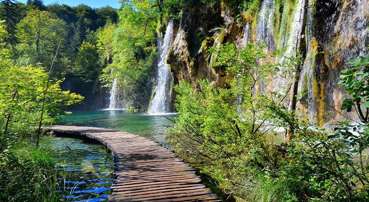 Plitvice waterfalls croatia