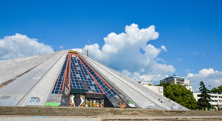 Piramide van Tirana
